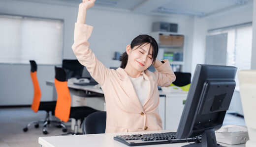 デスクワークで運動不足…「座りすぎ」が招く不調と、疲れない身体を取り戻す「整える」習慣